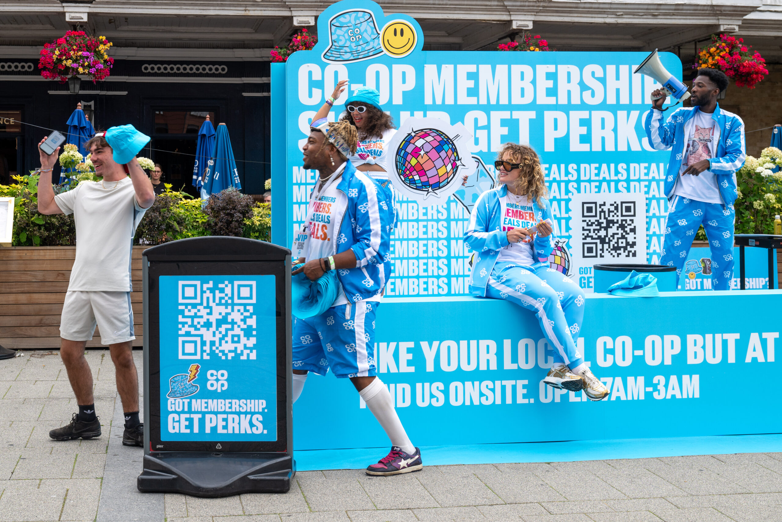 Co-op at Reading Station_139